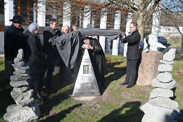 Vogtsburg enthllt Denkmal fr die zivilen Opfer der NS-Diktatur