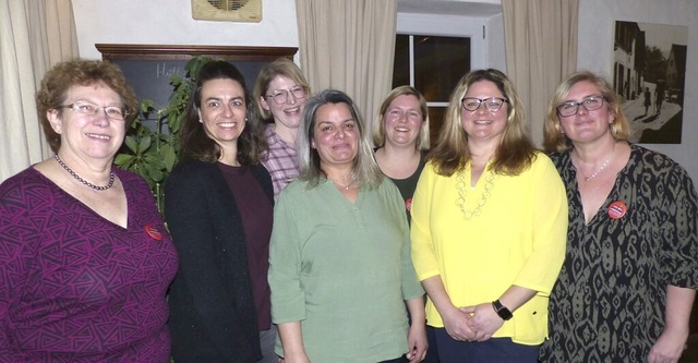 Die Blansinger Landfrauen begrten Ne... Miriam Mller und Janine Stoll-Baer.   | Foto: Rolf Mck