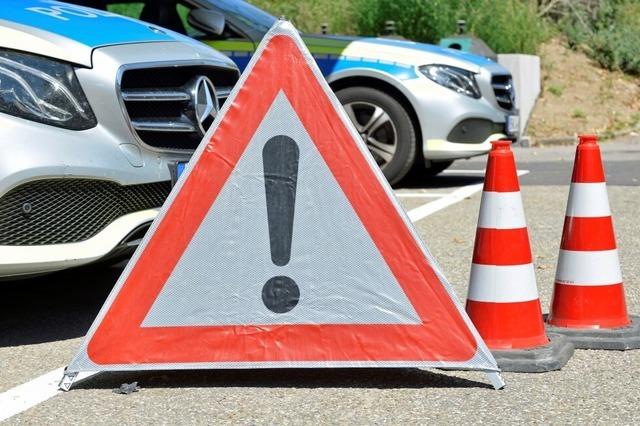 Unbekannter Fahrer verursacht Unfall auf A98 bei Lrrach und flchtet