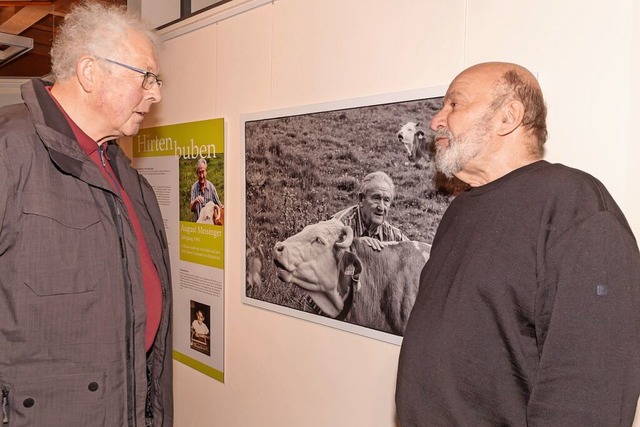 Fotograf Klaus Zinser aus Freiburg dis...maligen Hirtenjungen August Meisinger.  | Foto: Wilfried Dieckmann