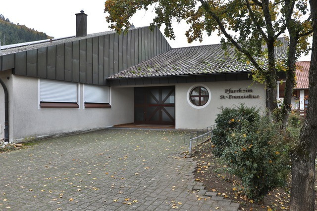 Im Pfarrheim St. Franziskus sollen sic...nd junge Erwachsene wieder wohlfhlen.  | Foto: Christoph Breithaupt