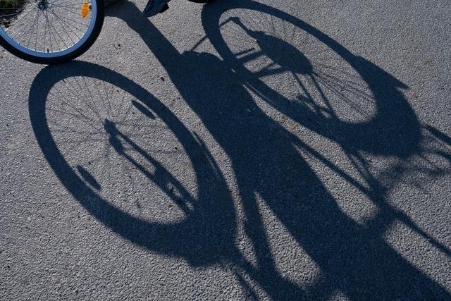 Unfall in Kreisverkehr in Laufenburg: 82-jhriger Radfahrer wird leicht verletzt