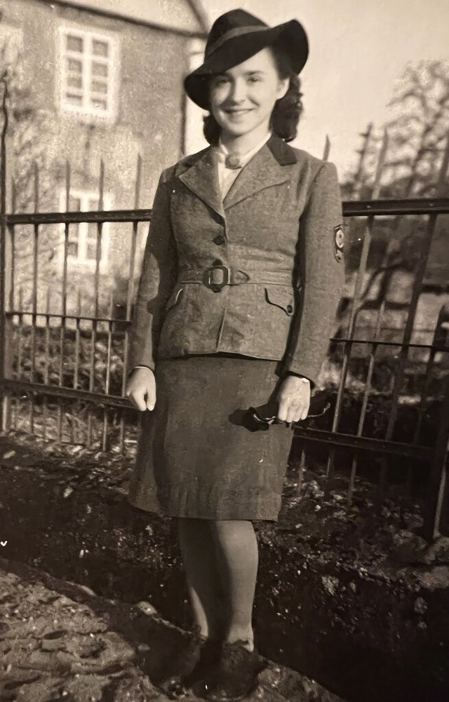 J. Maurer in der Uniform des Reichsarb...sende 1945 in der Organisation dienen.  | Foto: privat