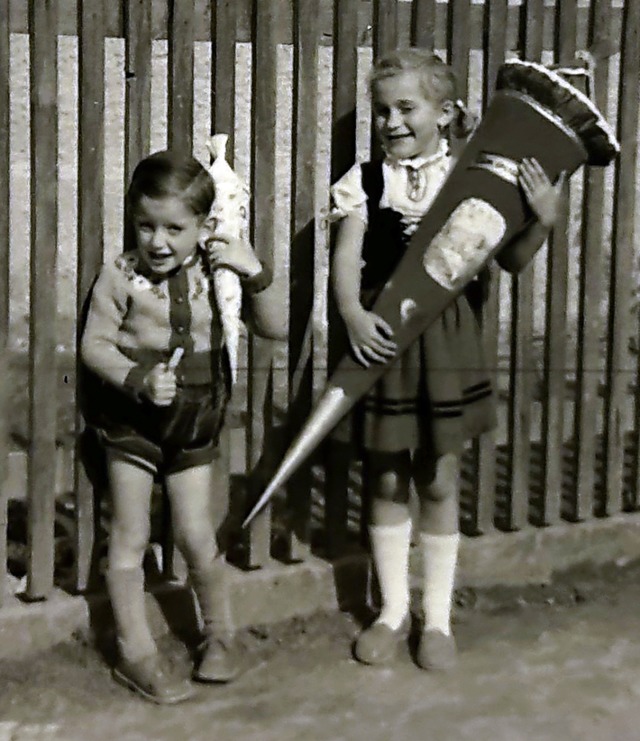 Jrgen Bittner mit seiner Cousine in der damaligen DDR  | Foto: privat