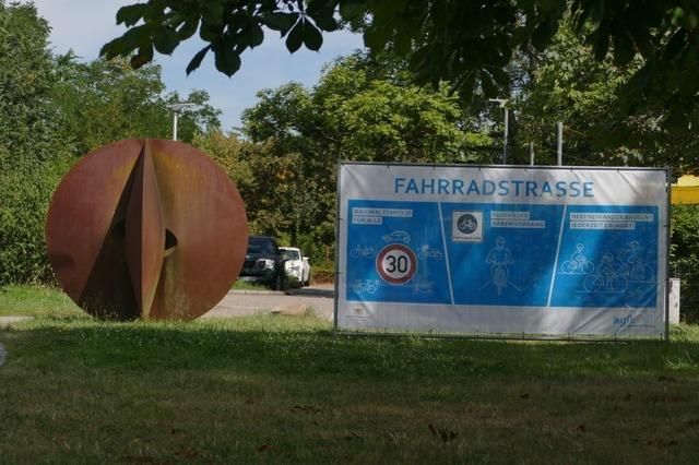 Die Stadt Weil will in der neuen  Fahrradstrae Strafzettel an Falschparker verteilen