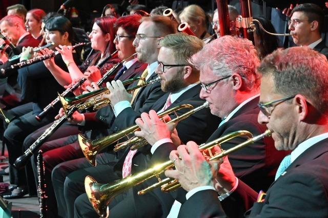 Im Mittelpunkt das Horn: Freiburger Philharmonisches Konzert mit Sibylle Mahni und Gastdirigent Roland Kluttig