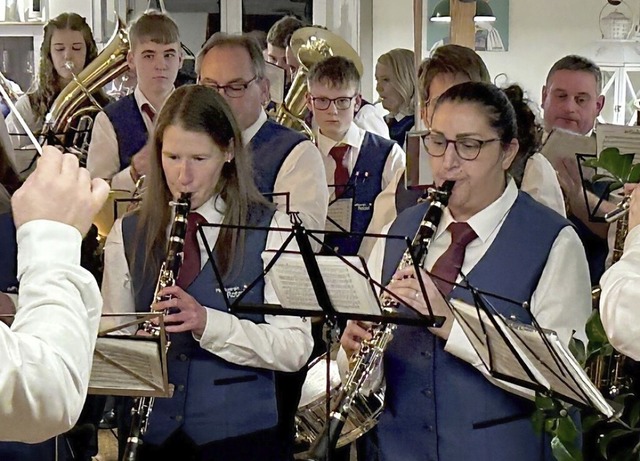 Der Musikverein Rotzel in seiner neuen Uniform  | Foto: Charlotte Frse