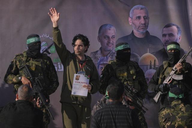 Newsblog: Hamas beginnt mit Freilassung weiterer Geiseln