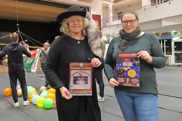 Petra Meier (links) und Sarah Schaffne...lle fr die groen Blle und Treffen.   | Foto: Gerd Leutenecker