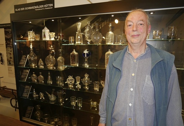 Der Glasblser Dirk Brklin stellte die Sammlung Egetmeyer im Stadtmuseum vor.   | Foto: Michael Gottstein