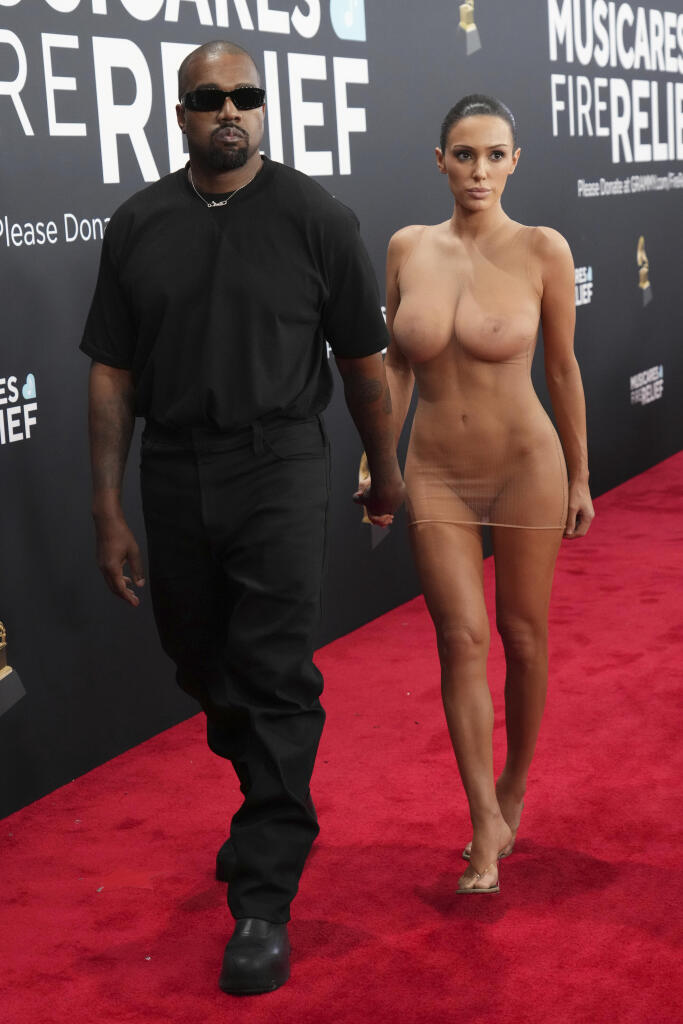 Kanye West und Bianca Censori kommen zur 67. Grammy-Verleihung.