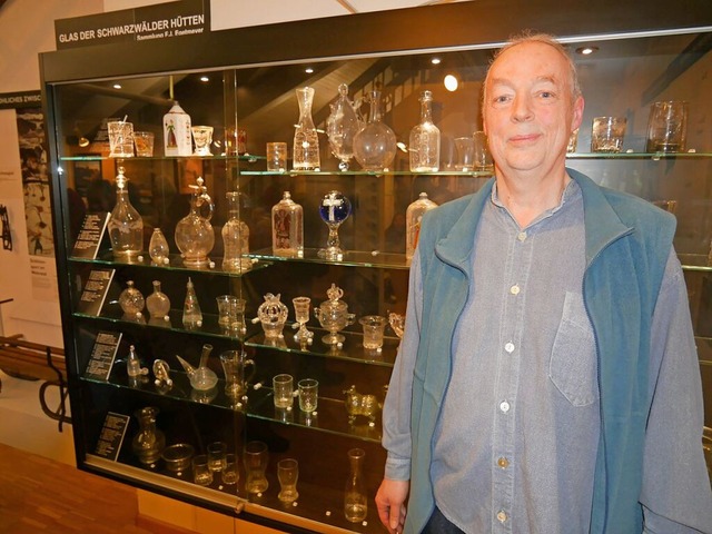 Der Glasblser Dirk Brklin stellte die Sammlung Egetmeyer im Stadtmuseum vor.  | Foto: Michael Gottstein