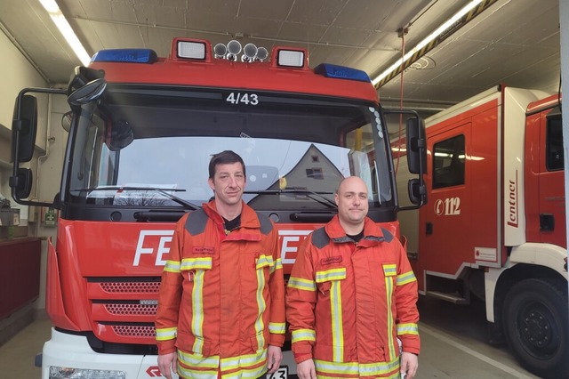 Das neue Fhrungsduo der Abteilung Hal...hlter Stellvertreter Felix Leisinger.  | Foto: Feuerwehr Haltingen