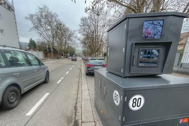 Protestaktion oder Kunst: Warum klebt in Lrrach eine Banane an einem Blitzer?