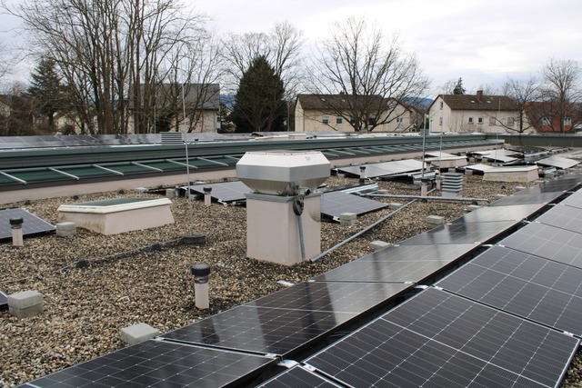 Eine PV-Anlage wurde jetzt auf dem eva...en Kindergarten in Wasser installiert.  | Foto: Stadt Emmendingen