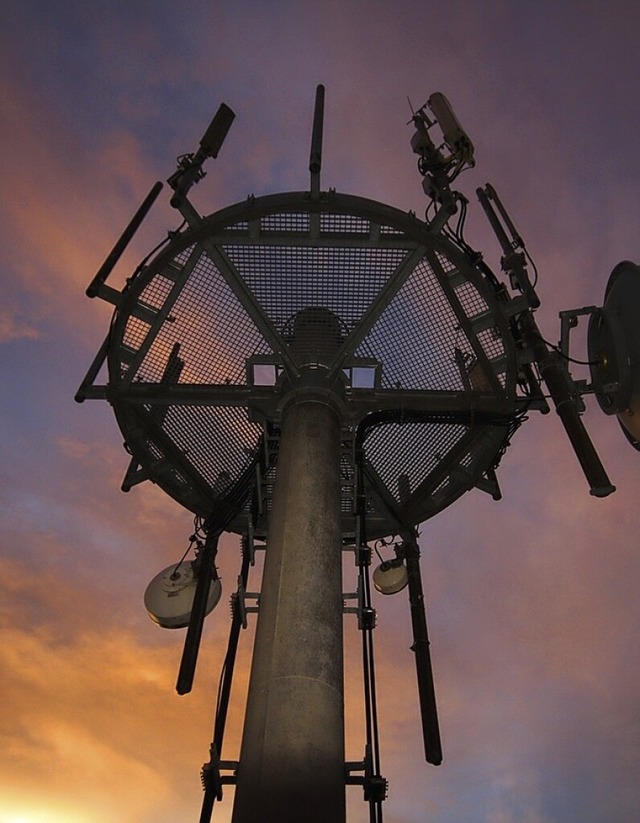 Im Simonswlder Wald soll ein neuer Funkturm gebaut werden. (Symbolbild)  | Foto: Hans-Peter Ziesmer