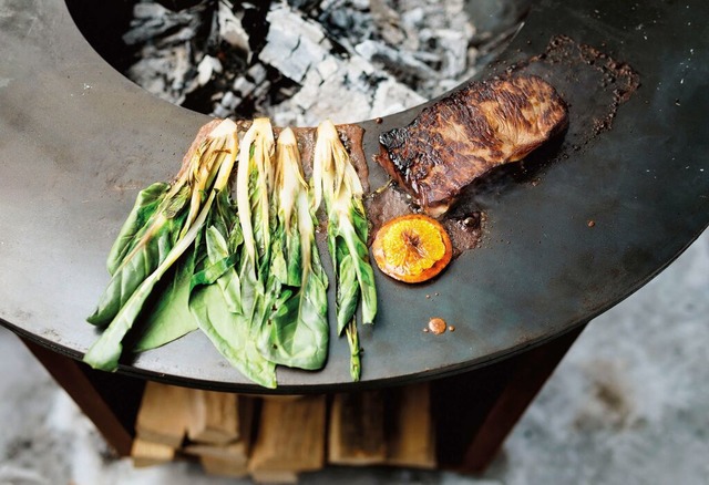 Zutaten wie Sojasauce, Misopaste und j... Steak Tataki einen asiatischen Touch.  | Foto: Markus Gmeiner/Karin Faltejsek (dpa)