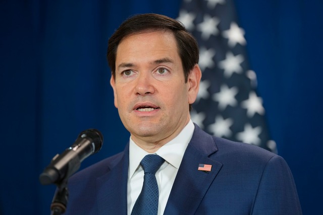 Au&szlig;enminister Rubio begr&uuml;&szlig;te den Plan.  | Foto: Mark Schiefelbein/Pool AP/AP/dpa