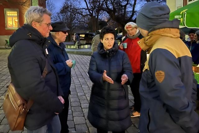 Grne Themen auf dem Markgrfler Platz: Bundestagskandidatin Jasmin Ateia zu Besuch in Mllheim