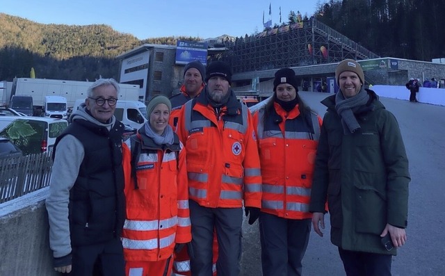 Mitglieder des Ihringer DRK-Ortsverban... Ruhpolding beim Biathlon Weltcup mit.  | Foto: Gemeinde Ihringen