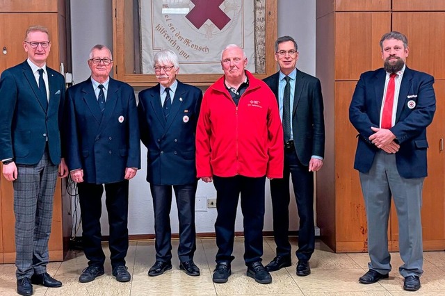 Thomas Gedemer mit Siegfried Hess, Kar...no  Hurth und Andreas Dietrich (v.l.).  | Foto: DRK Herbolzheim