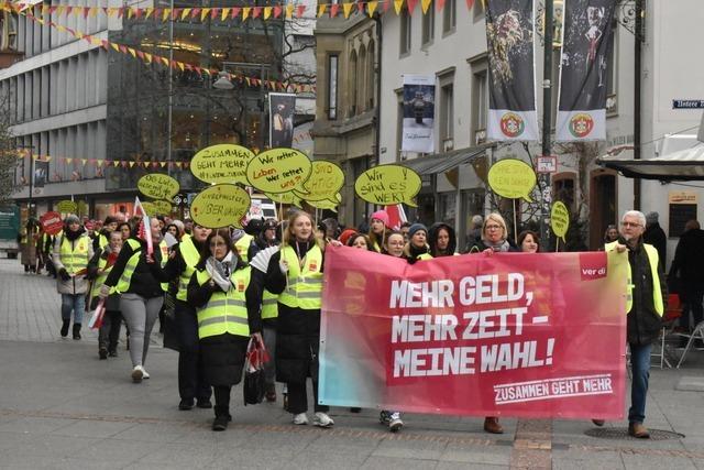 200 Teilnehmer beteiligen sich am Verdi-Warnstreik in Lrrach