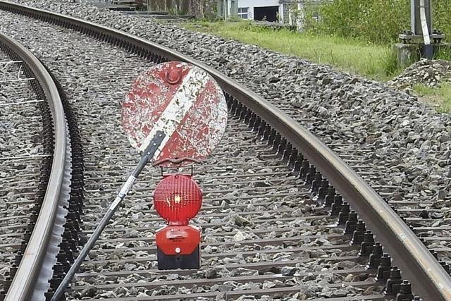 Asbest-Brcke ber den Rhein bleibt gesperrt