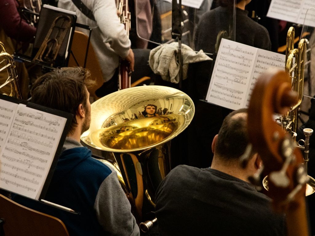 Mehr als 100 junge Musikerinnen und Musiker bringen am Wochenende Schostakowitschs Sinfonie Nr. 7 auf die Bhne des Freiburger Konzerthauses.