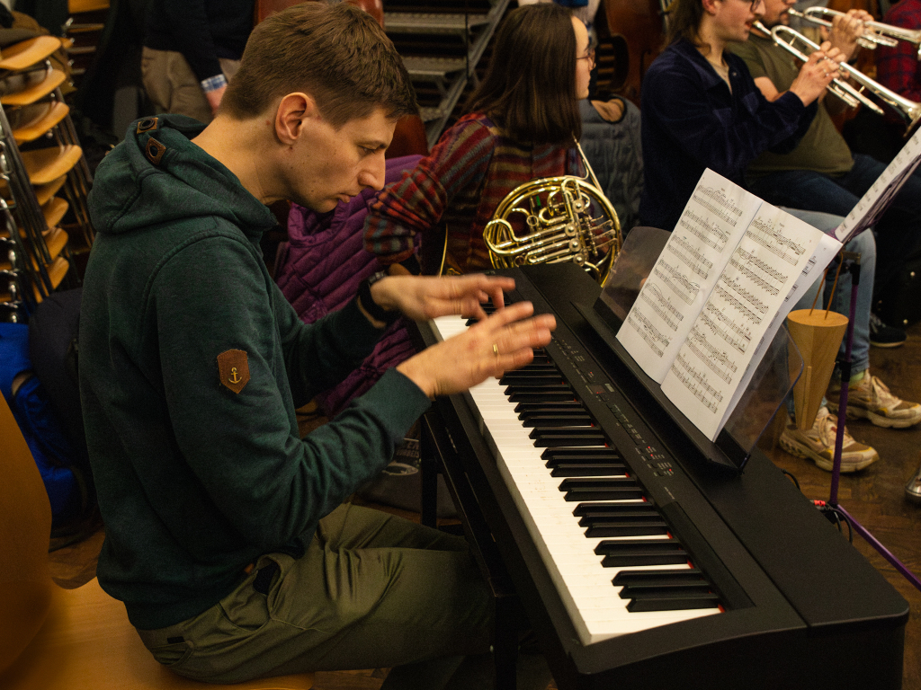 Mehr als 100 junge Musikerinnen und Musiker bringen am Wochenende Schostakowitschs Sinfonie Nr. 7 auf die Bhne des Freiburger Konzerthauses.