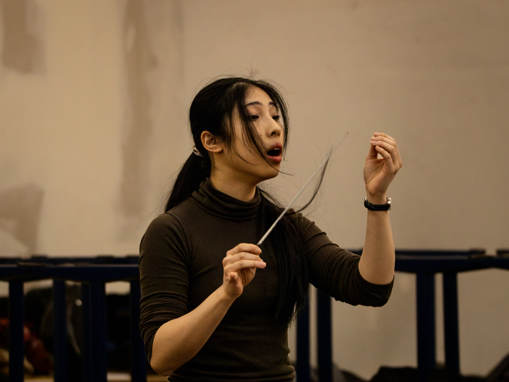 Xiao Zhuo, Dirigentin des Akademischen Orchesters Freiburg