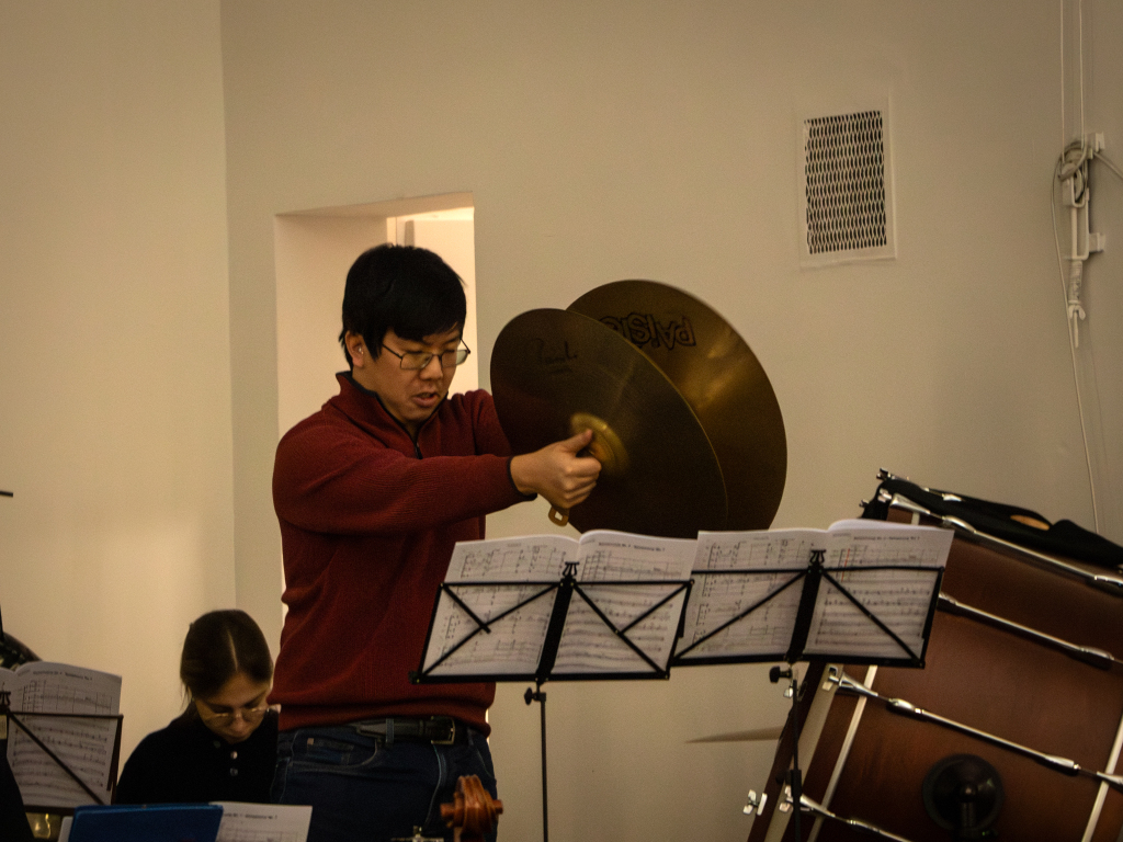 Mehr als 100 junge Musikerinnen und Musiker bringen am Wochenende Schostakowitschs Sinfonie Nr. 7 auf die Bhne des Freiburger Konzerthauses.