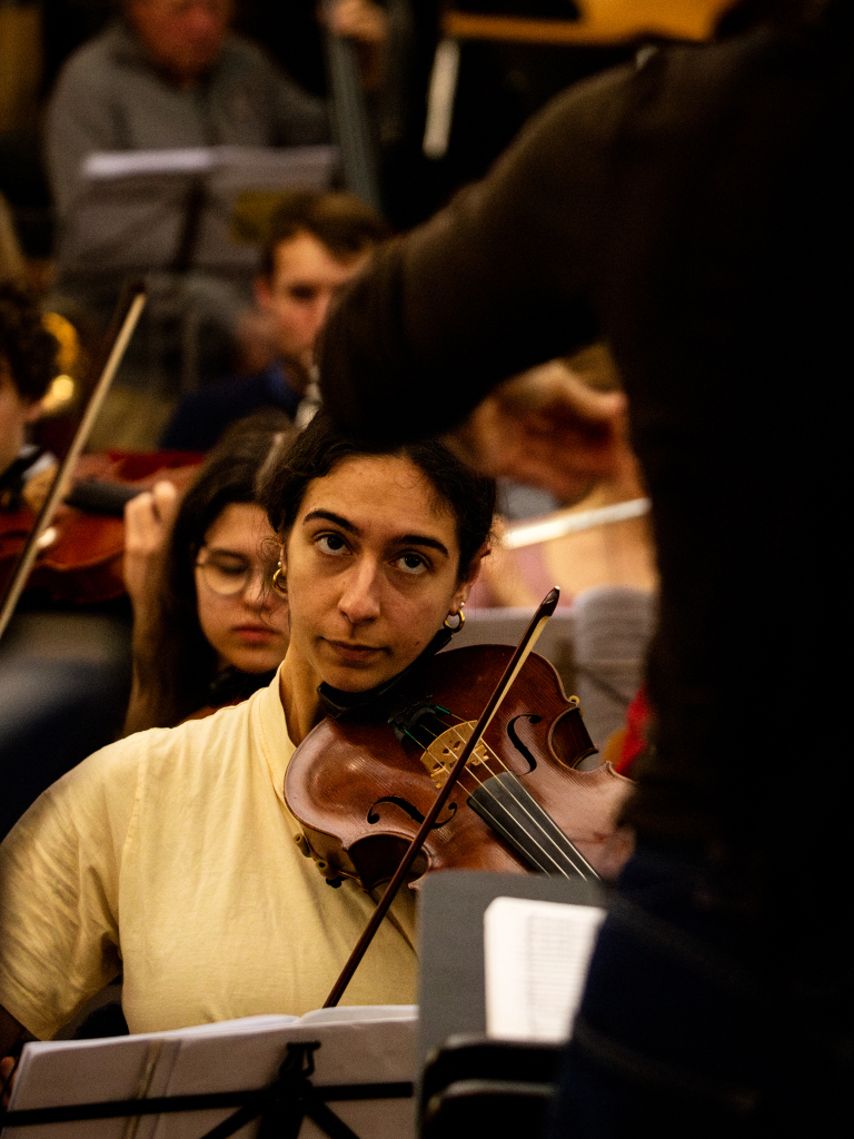 Mehr als 100 junge Musikerinnen und Musiker bringen am Wochenende Schostakowitschs Sinfonie Nr. 7 auf die Bhne des Freiburger Konzerthauses.