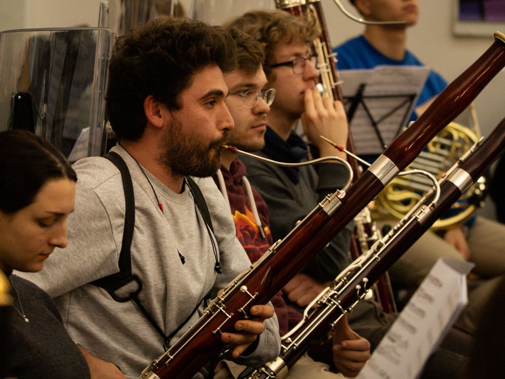 Mehr als 100 junge Musikerinnen und Musiker bringen am Wochenende Schostakowitschs Sinfonie Nr. 7 auf die Bhne des Freiburger Konzerthauses.