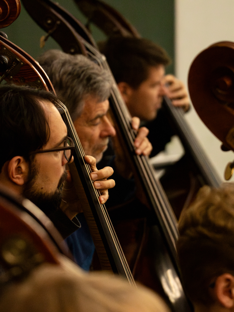 Mehr als 100 junge Musikerinnen und Musiker bringen am Wochenende Schostakowitschs Sinfonie Nr. 7 auf die Bhne des Freiburger Konzerthauses.