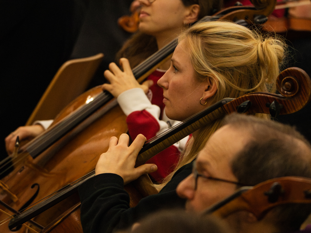 Mehr als 100 junge Musikerinnen und Musiker bringen am Wochenende Schostakowitschs Sinfonie Nr. 7 auf die Bhne des Freiburger Konzerthauses.