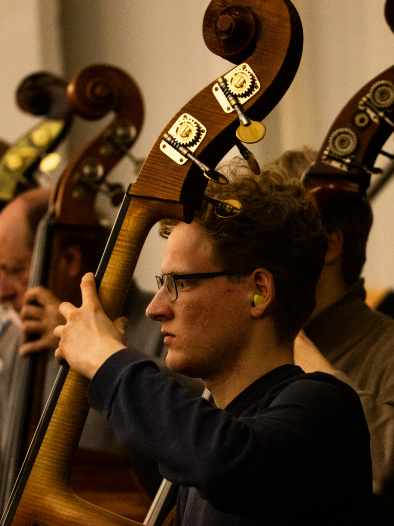 Mehr als 100 junge Musikerinnen und Musiker bringen am Wochenende Schostakowitschs Sinfonie Nr. 7 auf die Bhne des Freiburger Konzerthauses.