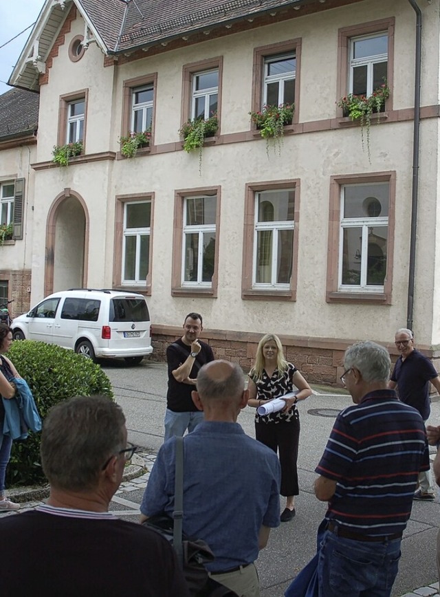 Der Umbau der alten Schule war Thema der SPD-Sommertour 2024.  | Foto: Wolfgang Beck