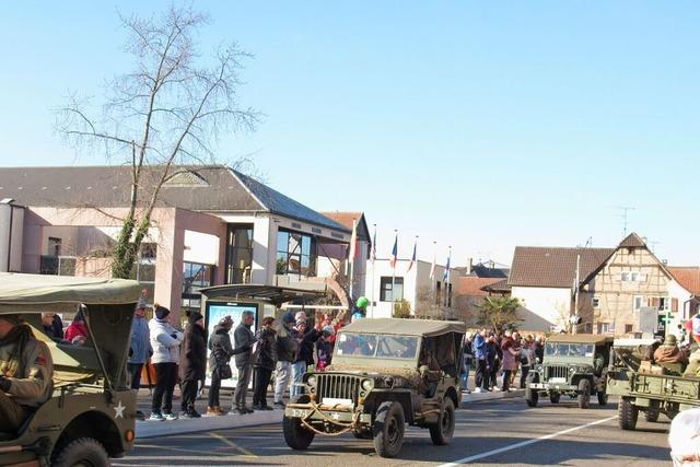 Macron besucht Parade zur Befreiung von Colmar