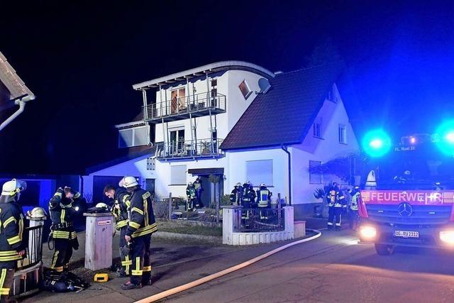 Stark rauchendes Holzofen-Feuer sorgt fr Groeinsatz in Kappel-Grafenhausen