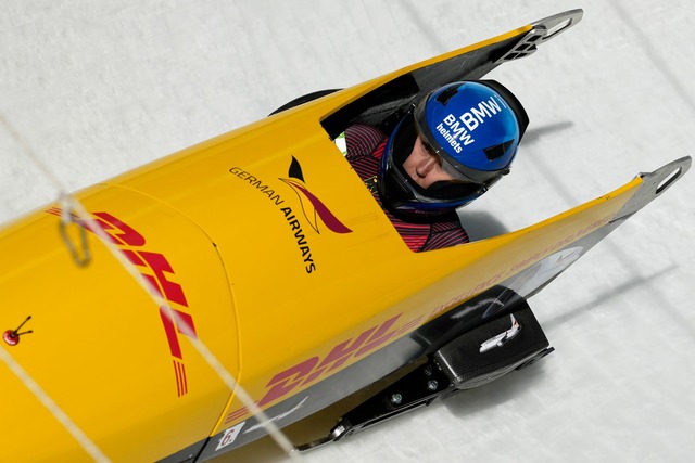 Laura Nolte hat ihren zweiten EM-Titel im Monobob gewonnen.  | Foto: Matthias Schrader/AP/dpa