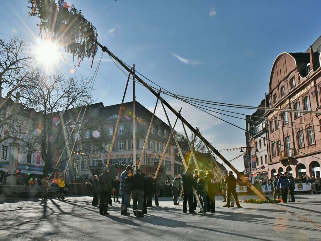 Impressionen vom Narrenbaumstellen in Lrrach