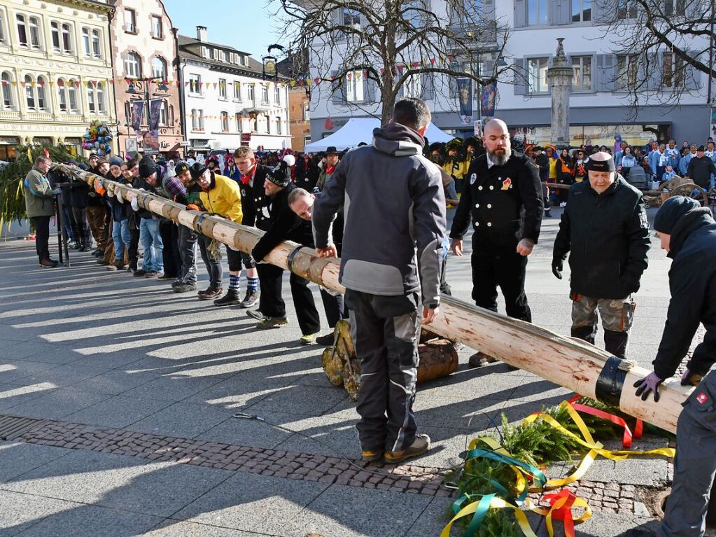 Impressionen vom Narrenbaumstellen in Lrrach