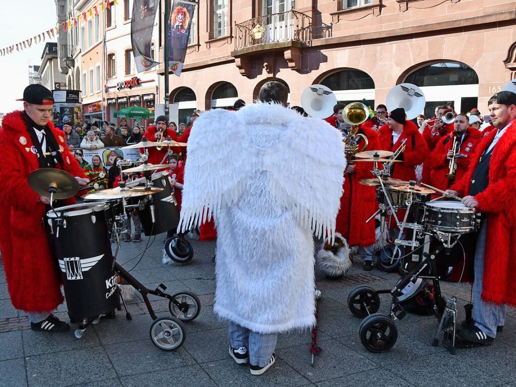 Impressionen vom Narrenbaumstellen in Lrrach