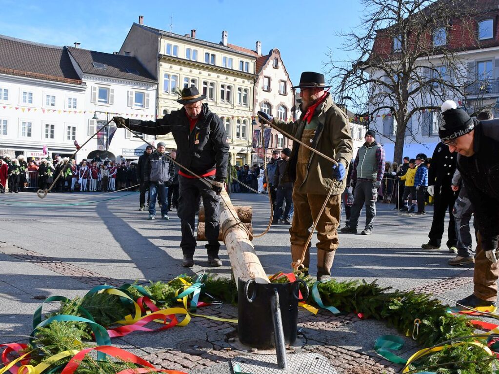 Impressionen vom Narrenbaumstellen in Lrrach