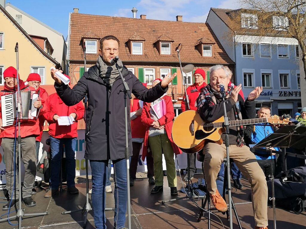 OB Marco Steffens bei seiner Rede auf dem Marktplatz