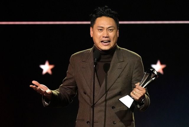 Jon M. Chu ("Wicked") wurde als bester Regisseur ausgezeichnet.  | Foto: Chris Pizzello/Invision/AP/dpa