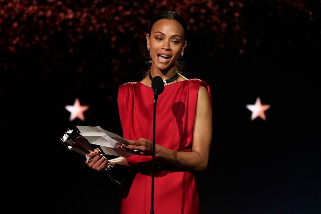 Zoe Saldana aus "Emilia P&eacute;rez" wurde beste Nebendarstellerin.  | Foto: Chris Pizzello/Invision/AP/dpa