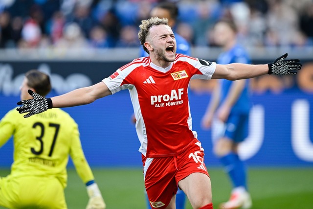 Union-St&uuml;rmer Benedict Hollerbach...einen Treffer zum 1:0 gegen Hoffenheim  | Foto: Uwe Anspach/dpa