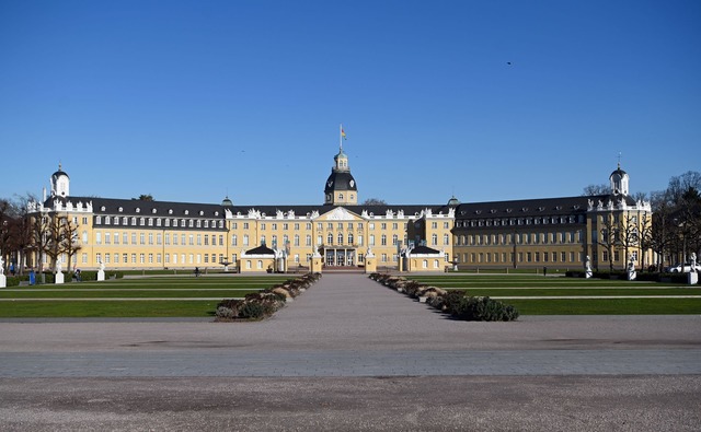 Im Herbst wird das Schloss zur Sanieru... die Zukunft zu erproben. (Archivfoto)  | Foto: Uli Deck/dpa