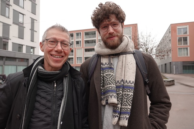 Roland Grflin (links) und Robin Carra...ich ber viele Luferinnen und Lufer.  | Foto: Valentin Zumsteg